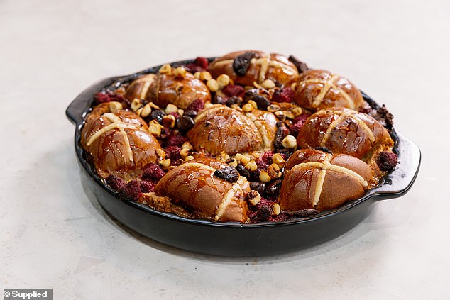 For just 26 credits shoppers can pick up the mini cocotte and for 150 points customers can receive the cast iron pot, with similar KitchenAid products retailing for $499.95