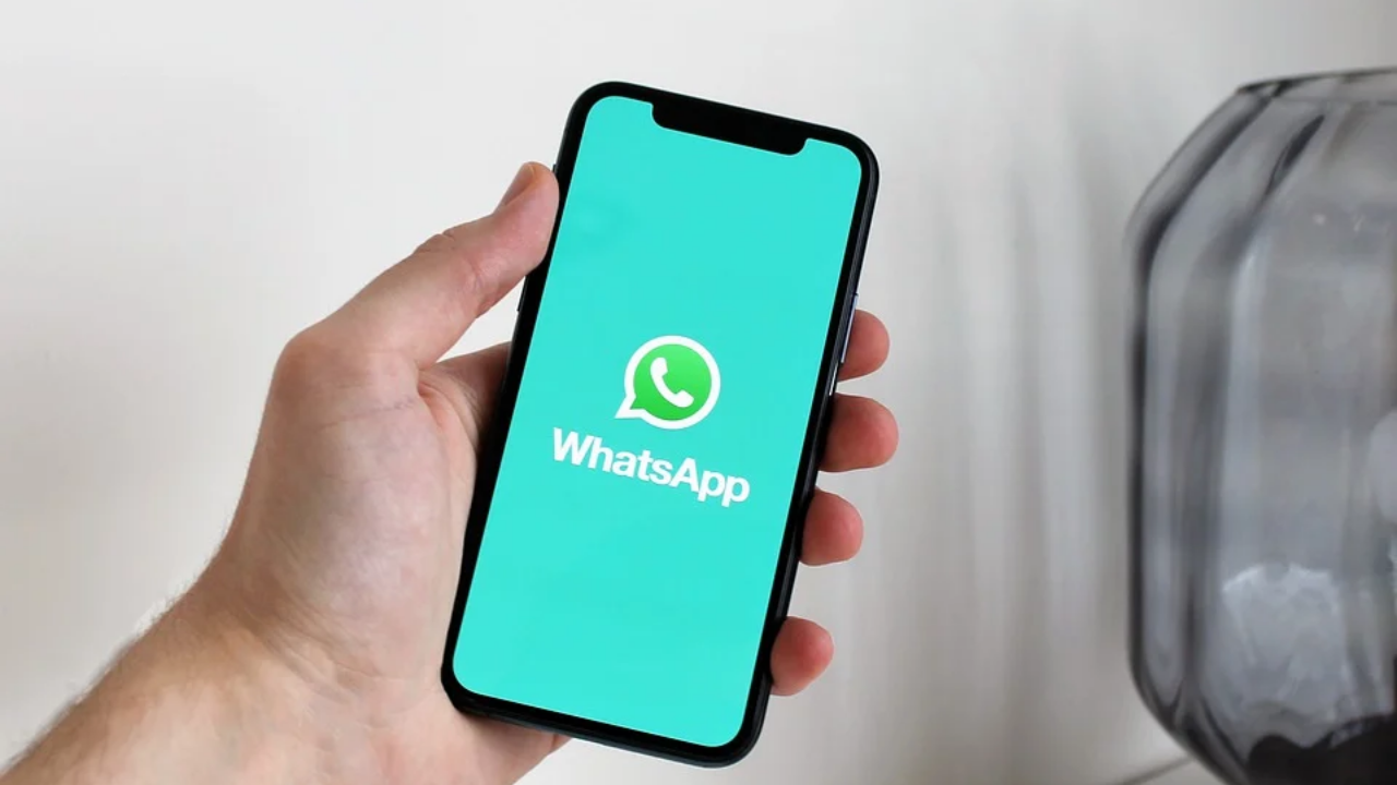 WhatsApps new feature will allow you to transfer data from Android to iOS