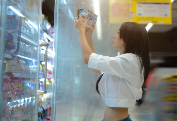 GettyImages-Iam Anupong food label consumer