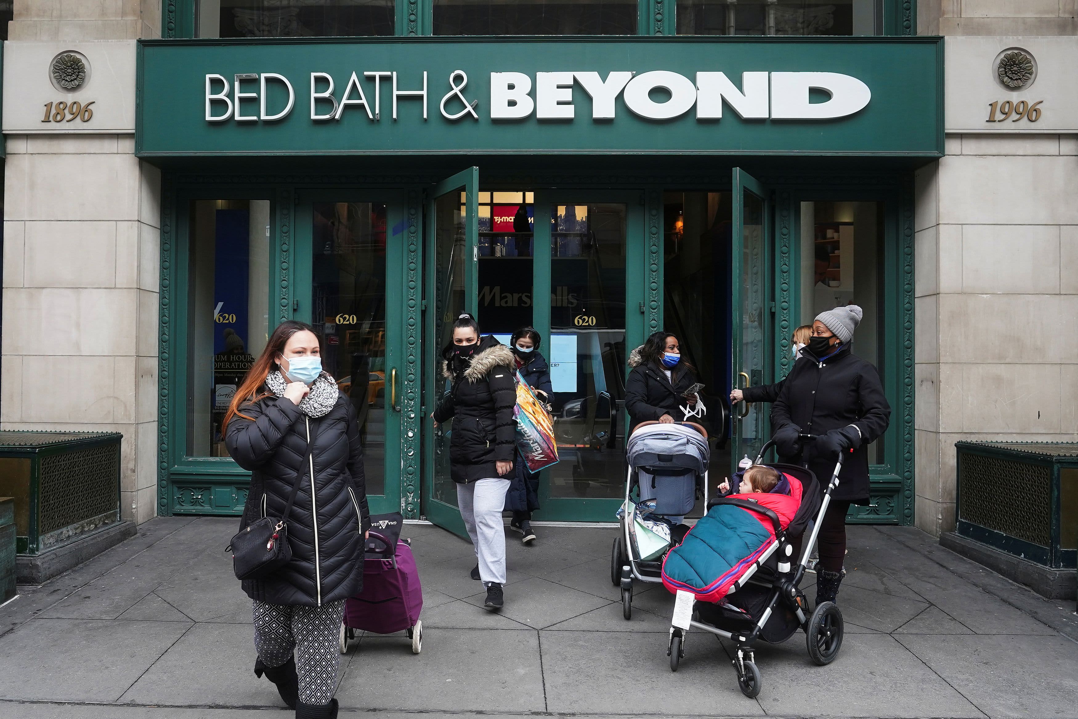 Bed Bath & Beyond's turnaround is not enough to fix the struggling business, analysts say